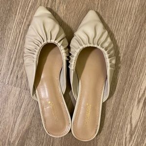 Pointed toe flats